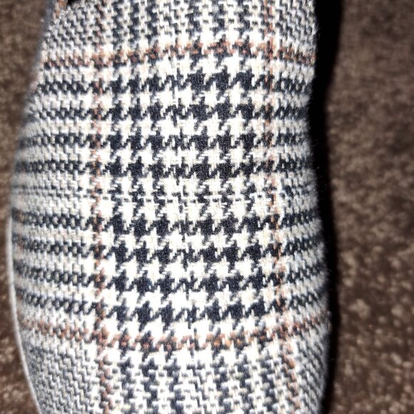 Adam Tucker By Me Too Farren Slip-On Sneaker - Picture 2 of 9